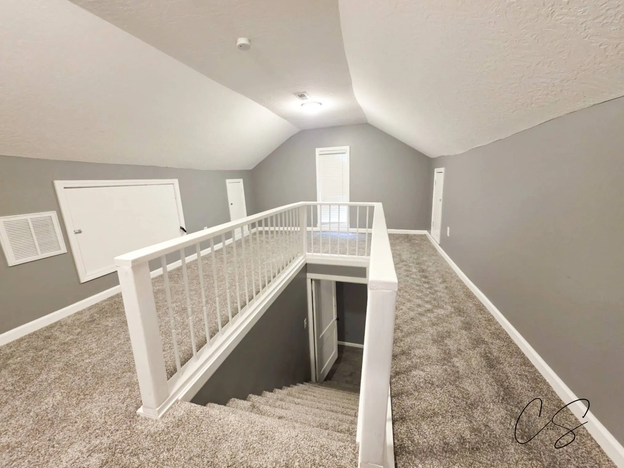 Country Home on Acreage — Image 4